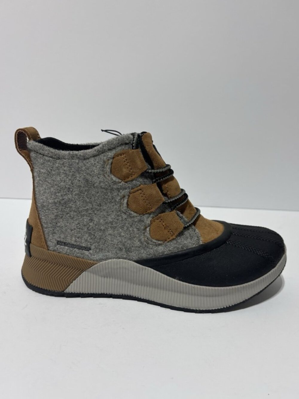 Sorel Women’s Out N About III Classic Waterproof Winter Boots, Size 7 M